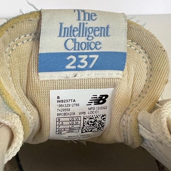 New Balance Women's 237 Sneaker with Peach/Blue/Cream colors, size 9 - Picture 10 of 11